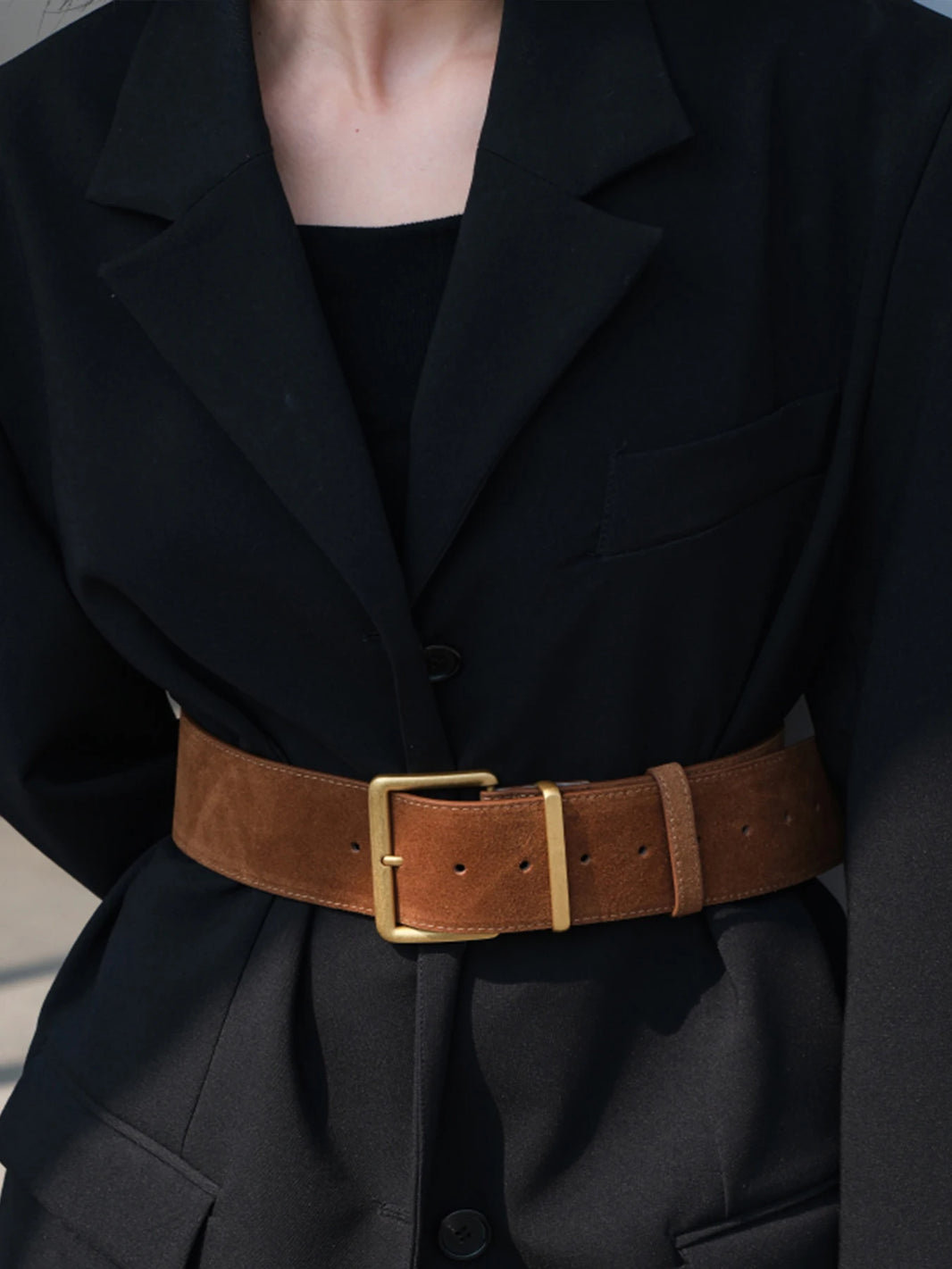Ladies elegant suede cowhide belts retro style, with gold buckle 4.3cm wide belts suitable for matching dresses and jeans